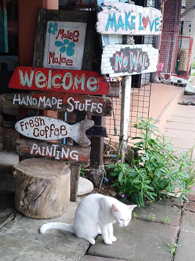 Malee Malee Guesthouse 란타섬 외부 사진