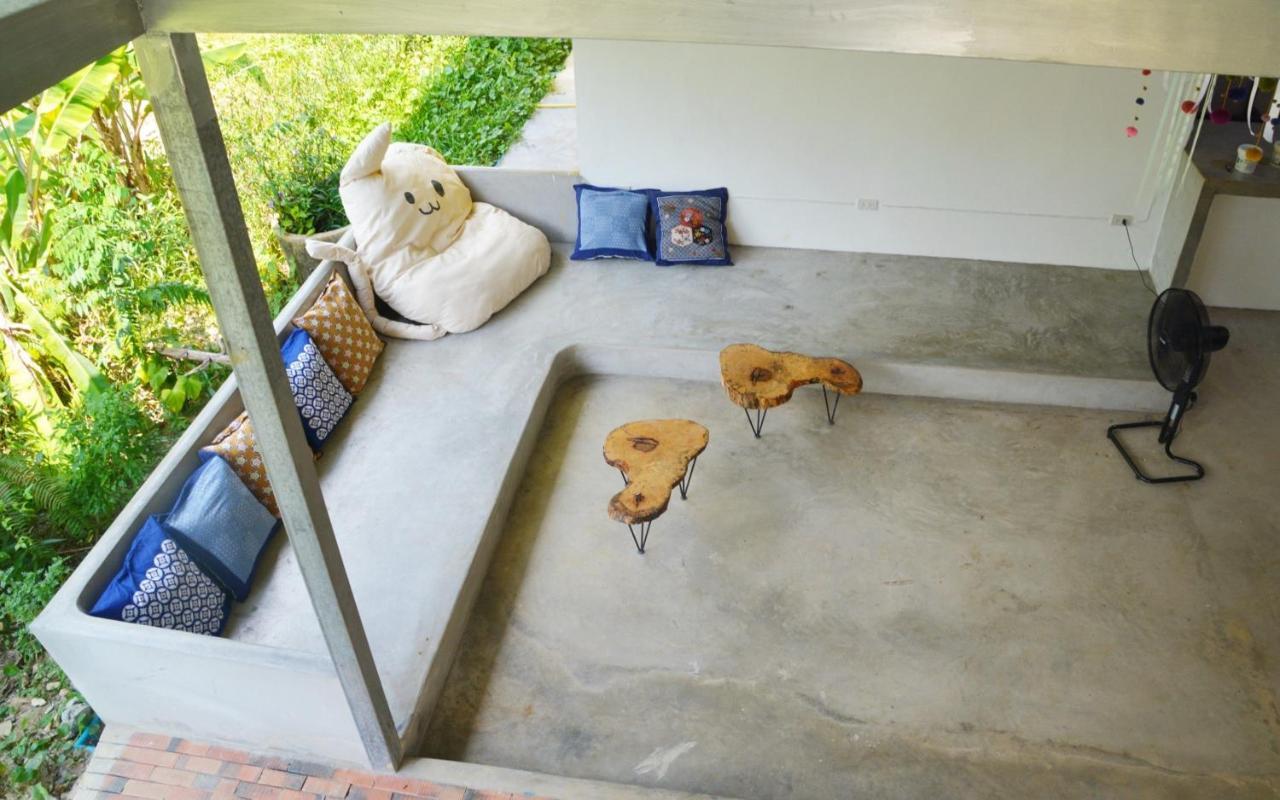 Malee Malee Guesthouse 란타섬 외부 사진