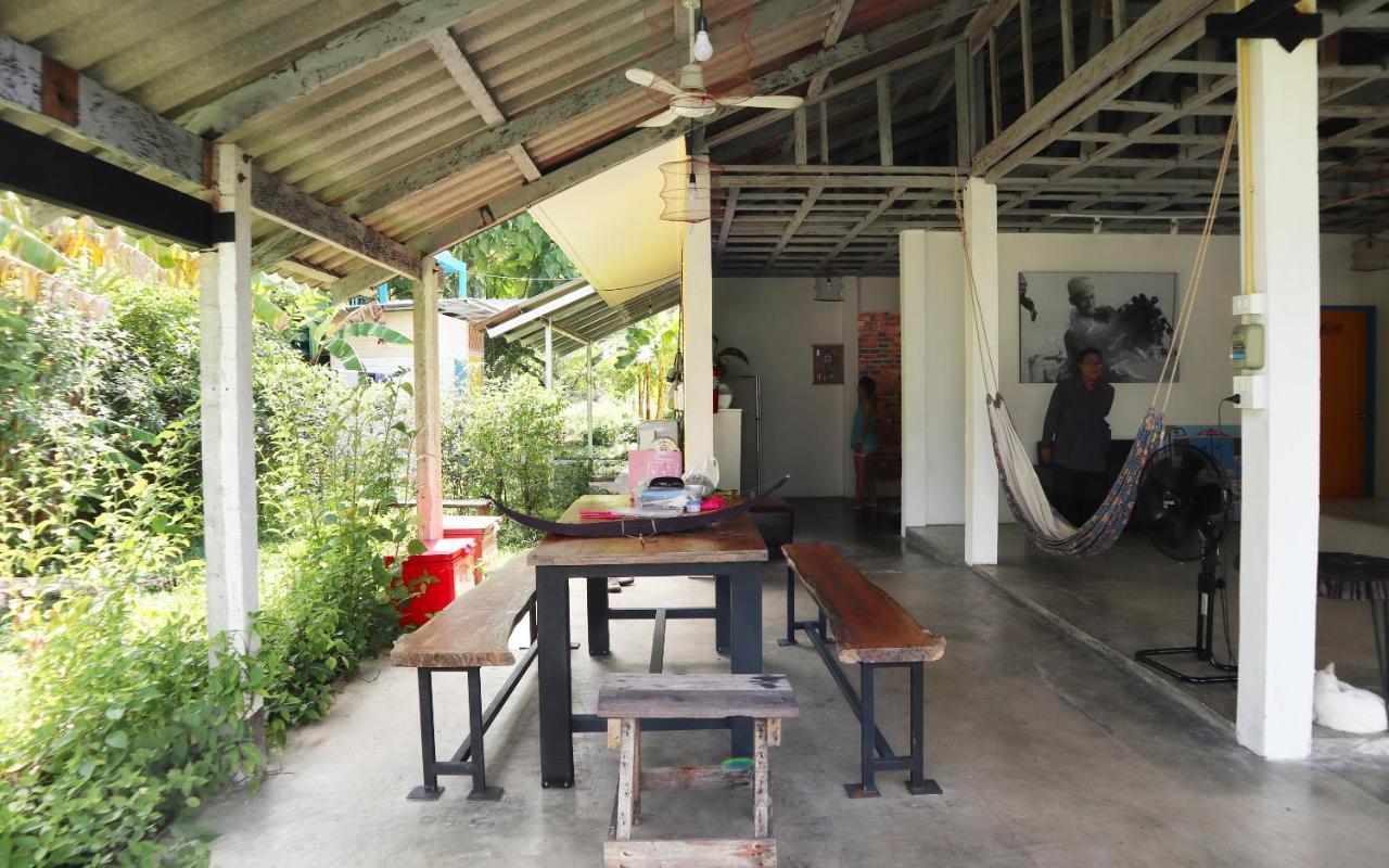 Malee Malee Guesthouse 란타섬 외부 사진