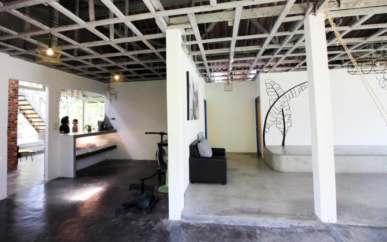 Malee Malee Guesthouse 란타섬 외부 사진
