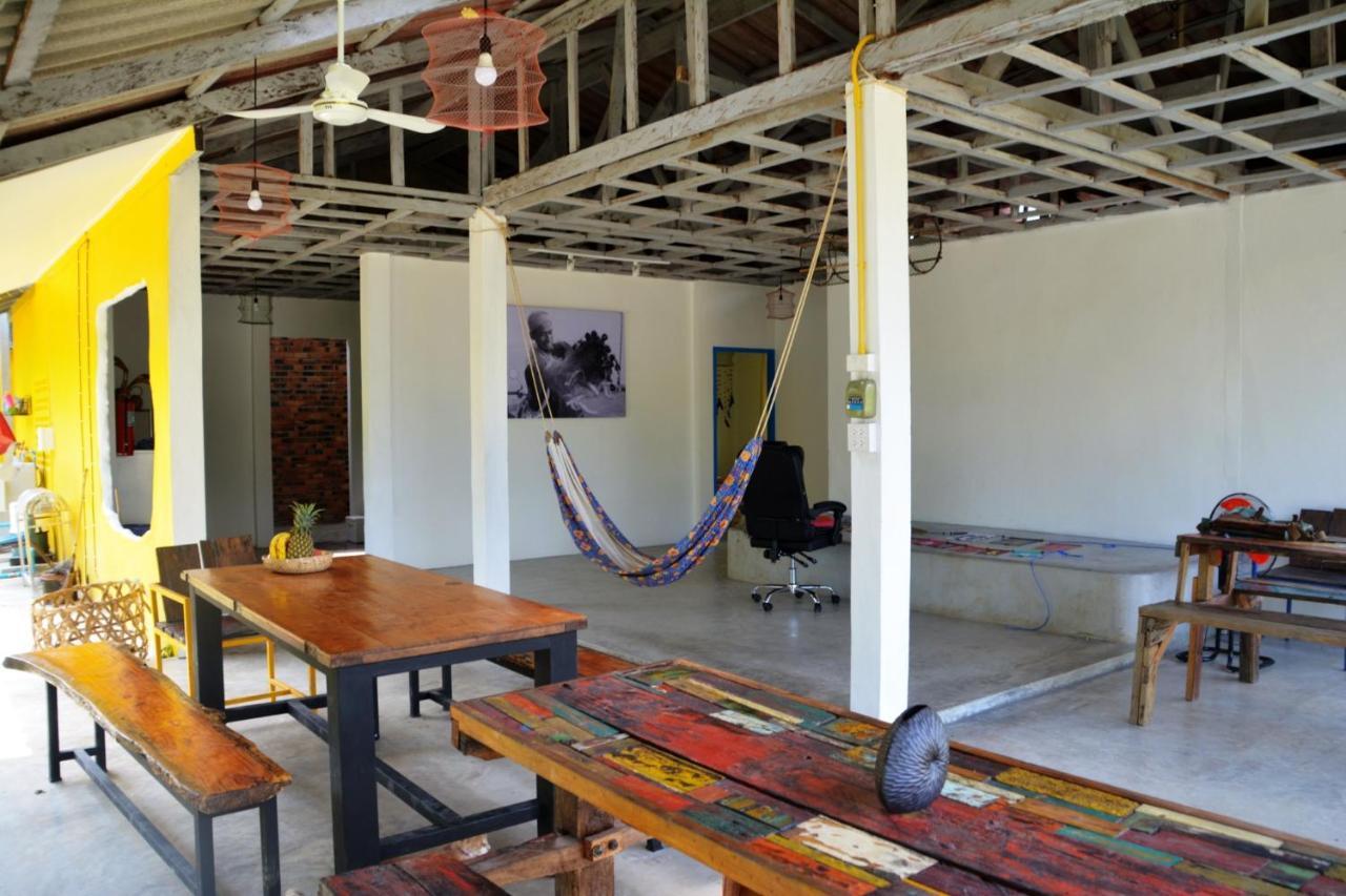 Malee Malee Guesthouse 란타섬 외부 사진