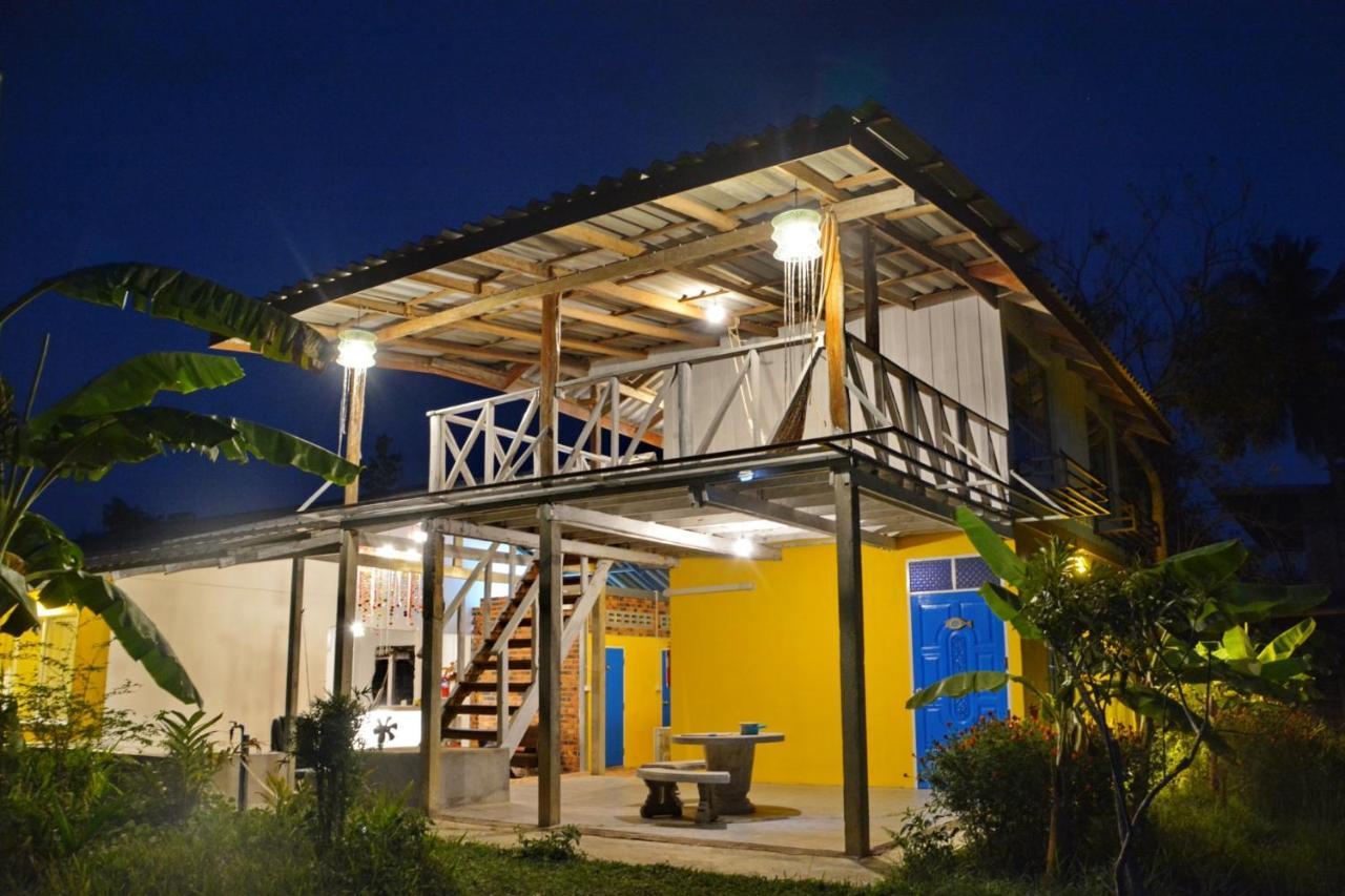 Malee Malee Guesthouse 란타섬 외부 사진